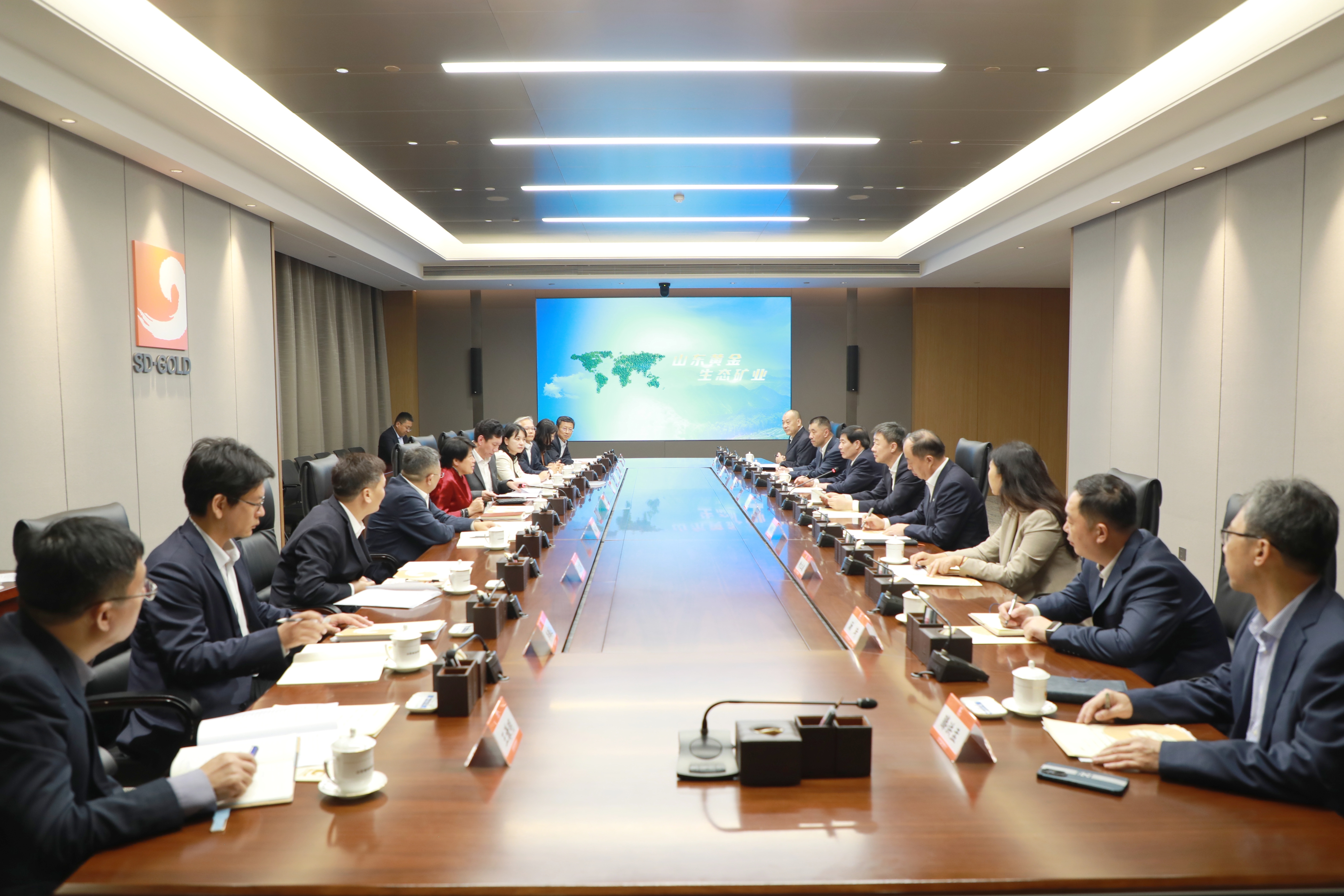 張曉海會見中國建設銀行黨委委員、副行長韓靜一行